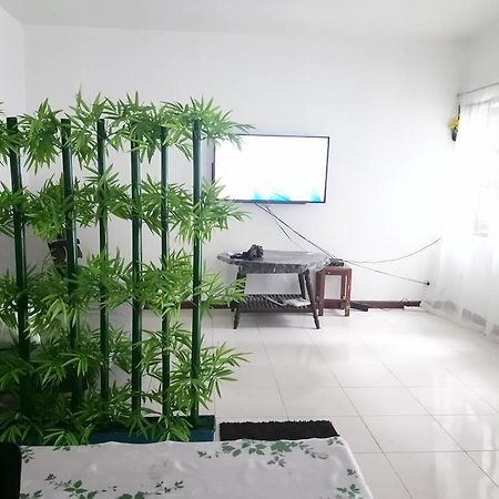 Taina'S Home Sukhumvit Bangkok Bagian luar foto