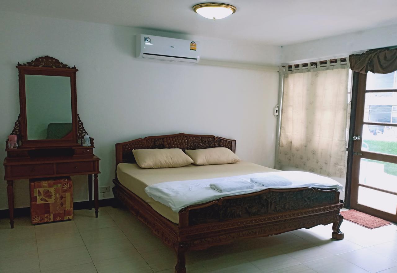 Taina'S Home Sukhumvit Bangkok Bagian luar foto